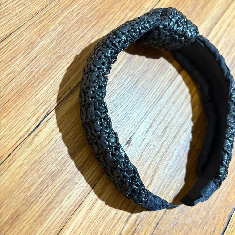 Women’s Black Textured Knot Headband – New in Original Packaging